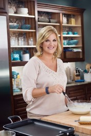 Watch free Trisha's Southern Kitchen HD online